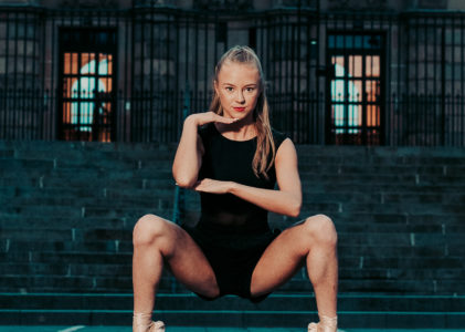 DANCING IN THE STREETS OF BELFAST / NICOLE JOHNSTON